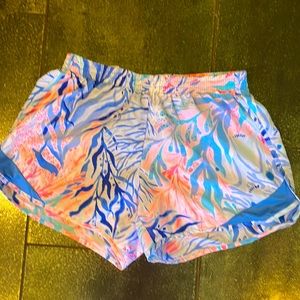 Lilly Pulitzer trail shorts EUC